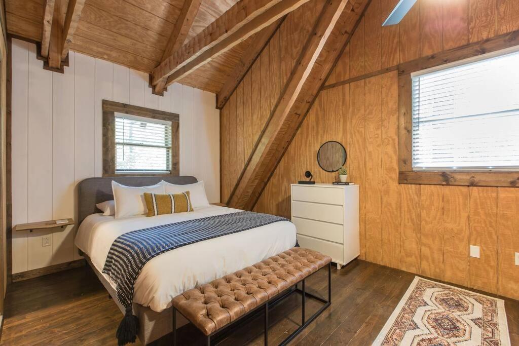 Southern Oak Cabin - Newly Remodeled - Close To All Attractions Севьервилл Экстерьер фото