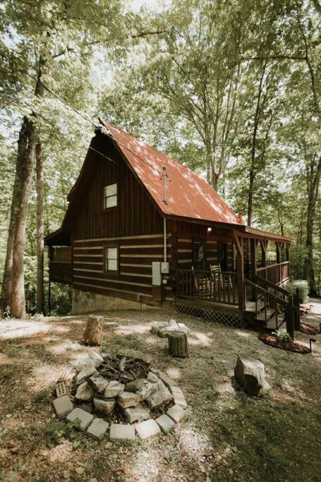Southern Oak Cabin - Newly Remodeled - Close To All Attractions Севьервилл Экстерьер фото
